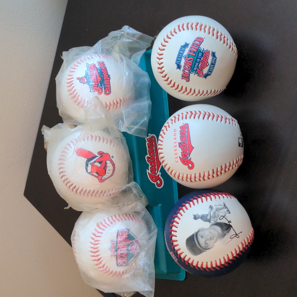 Cleveland Indians Promo Baseball Lot (6) w/ Stand – McDonald’s & Vizquel - BK